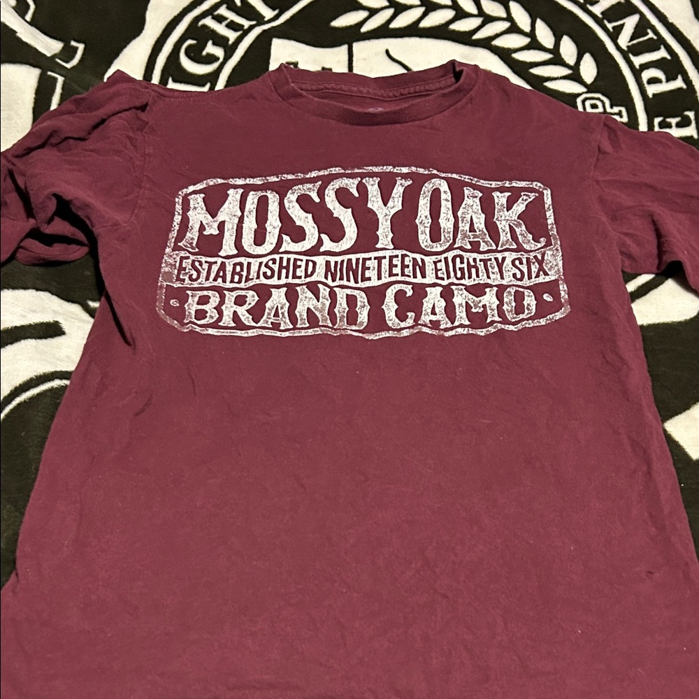 Mossy Oak Burgundy Graphic Tee